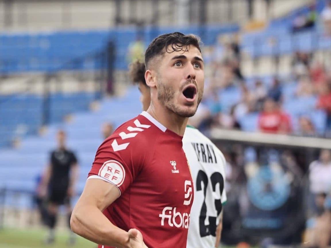 Julio Gracia en la semifinal del playoff entre el Real Murcia y el Rayo Cantabria