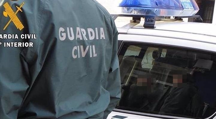Un agente de la Guardia Civil