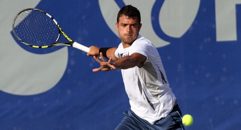 Íñigo Cervantes pega una derecha en un torneo en la Reública Dominicana