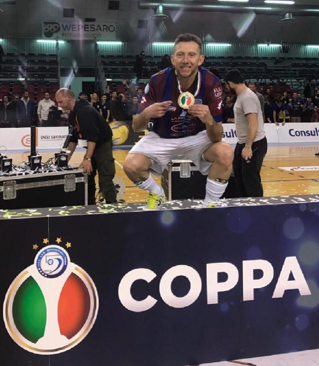 Alemao, con la medalla de campeón de la Copa de Italia