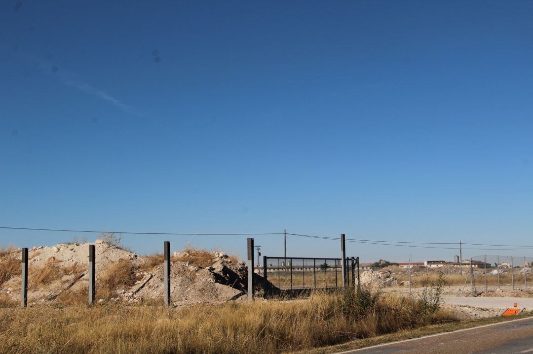 Parcela en la que se quiere ubicar la planta de tratamiento de residuos cerca de Escarabajosa de Cuéllar