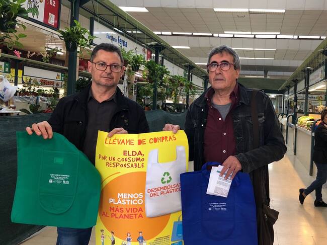Esta iniciativa llega con motivo de la entrada en vigor de la normativa estatal que prohíbe la entrega gratuita de bolsas de plástico.