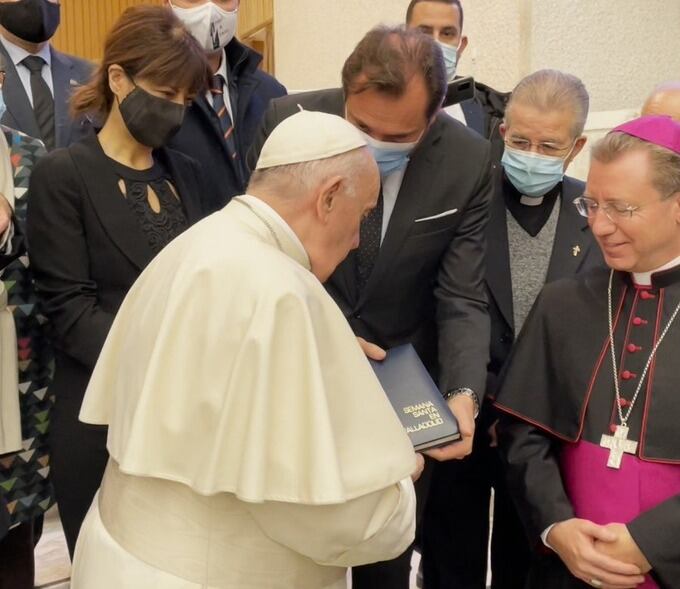 Delegación del Ayuntamiento de Valladolid en su visita al Papa Francisco