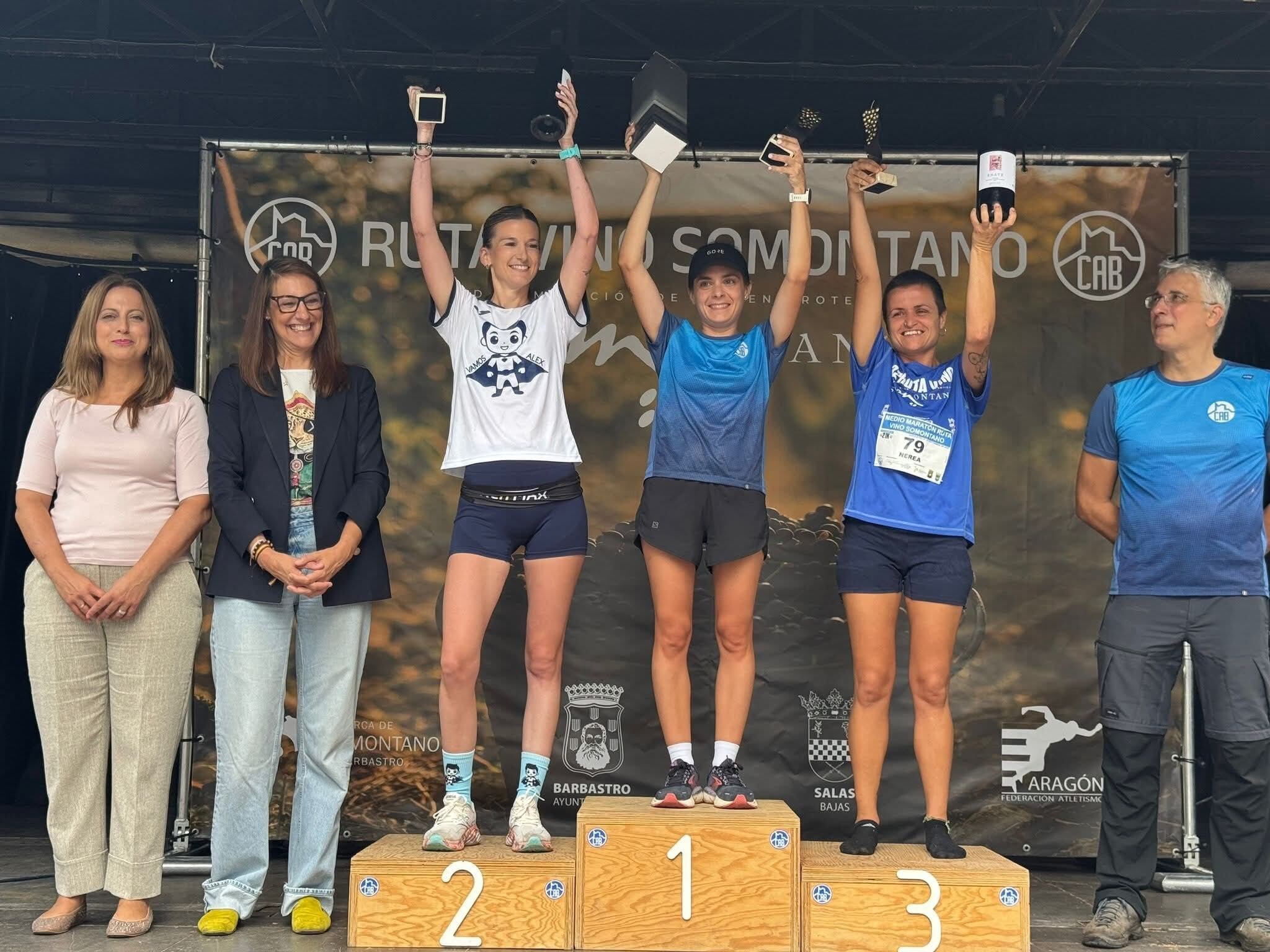 Laura Malo, Deli Iglesias y Nerea Yarza en el podio femenino. Foto: Ayuntamiento de Barbastro Facebook