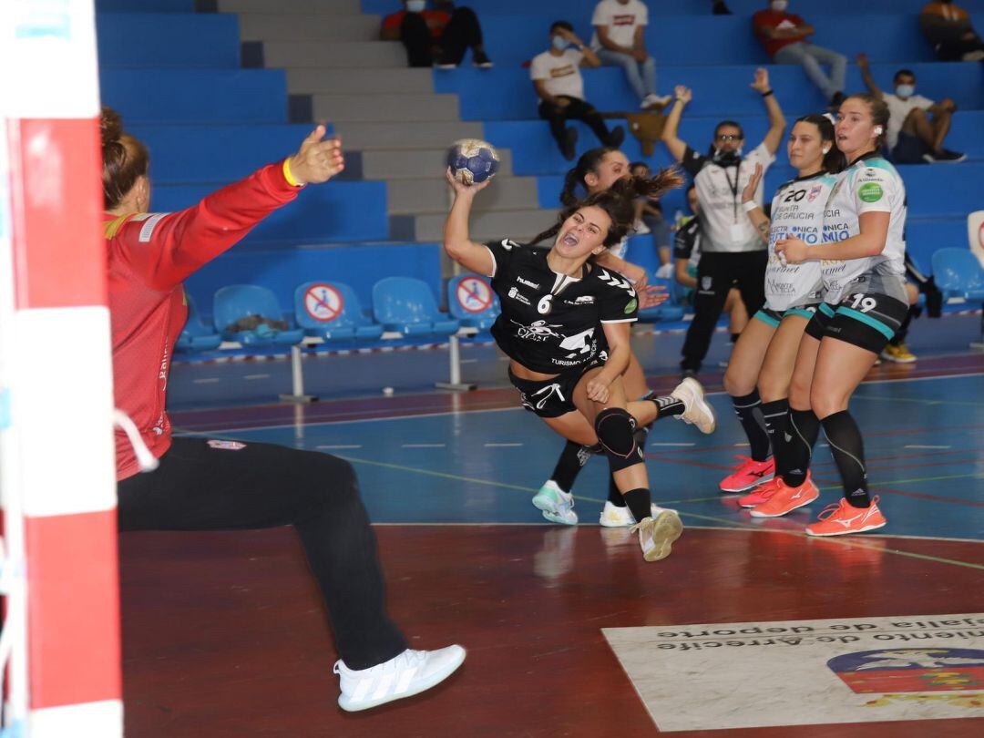 Esther de Miguel en uno de los partidos de la última temporada.