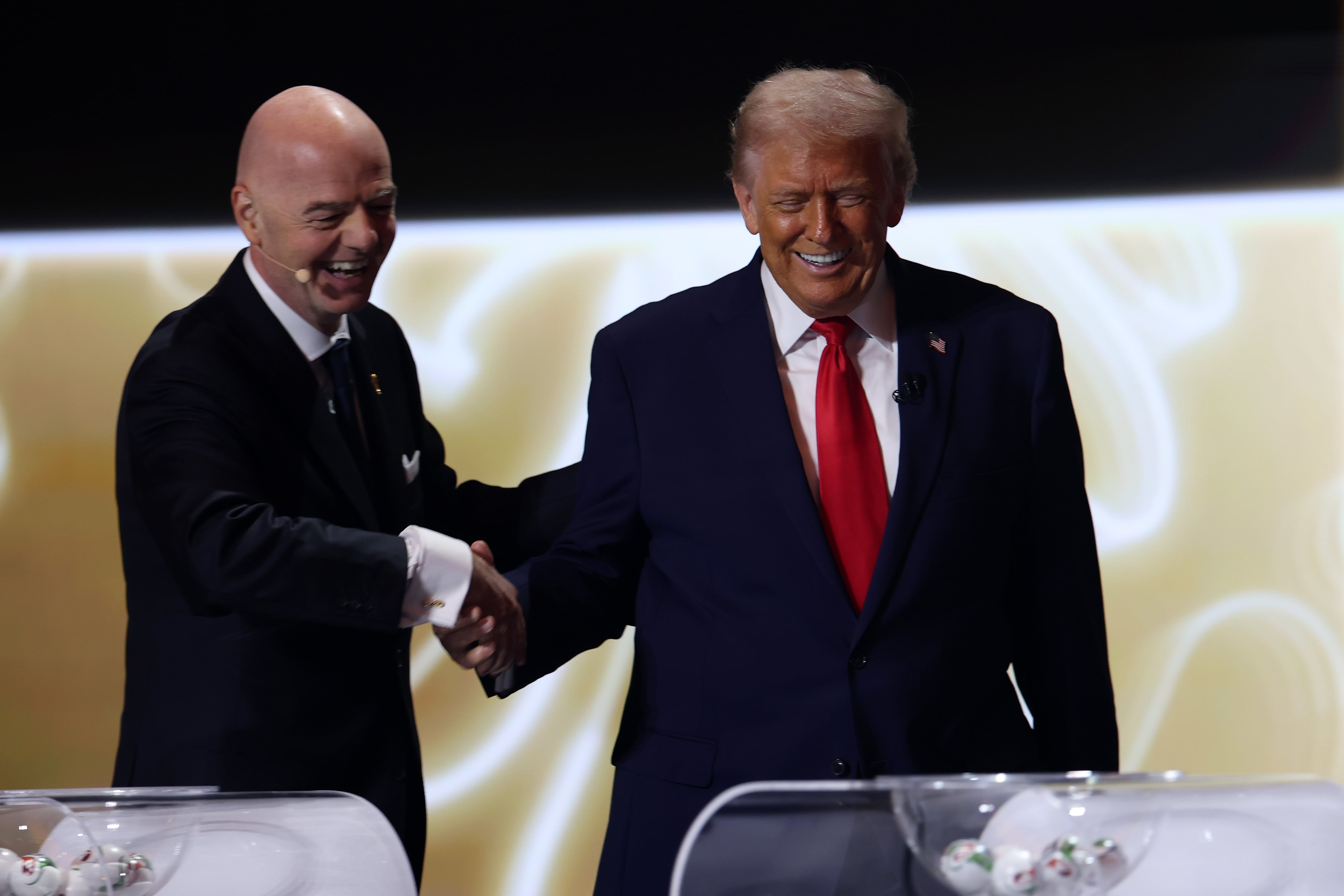 Gianni Infantino y Donald Trump, en la gala del sorteo del Mundial 2026