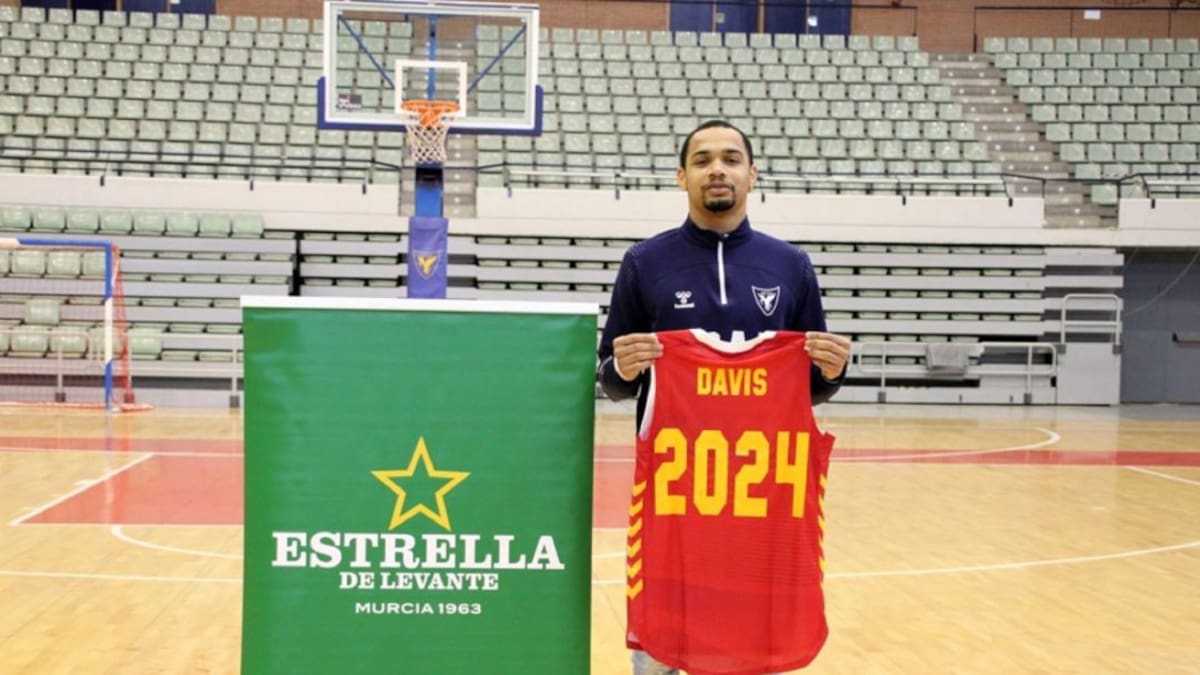 Jordan Davis renueva dos años con el UCAM Murcia CB