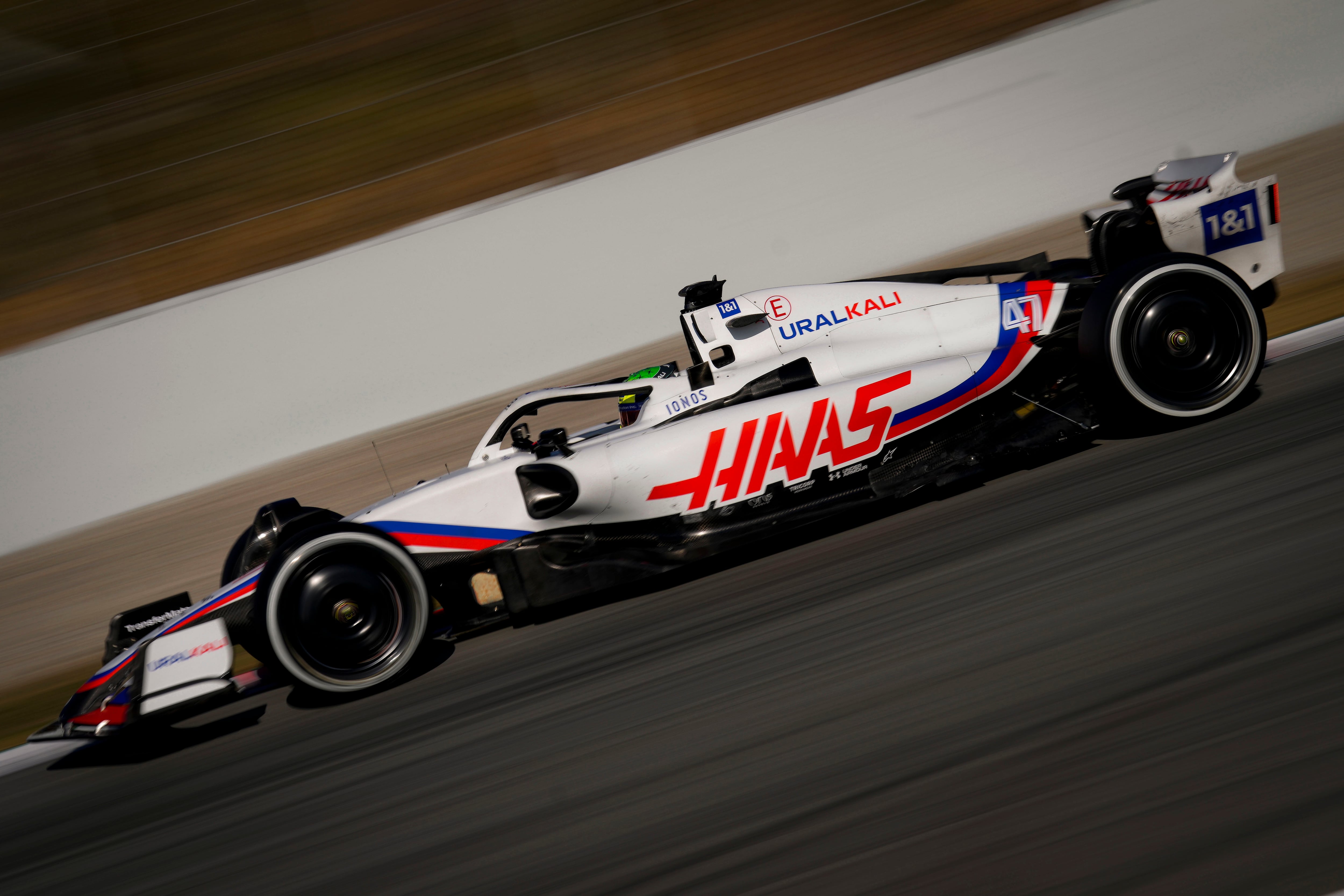 El piloto alemán de HAAS Ralf Schumacher durante la segunda jornada de los entrenamientos oficiales de pretemporada de Fórmula Uno.