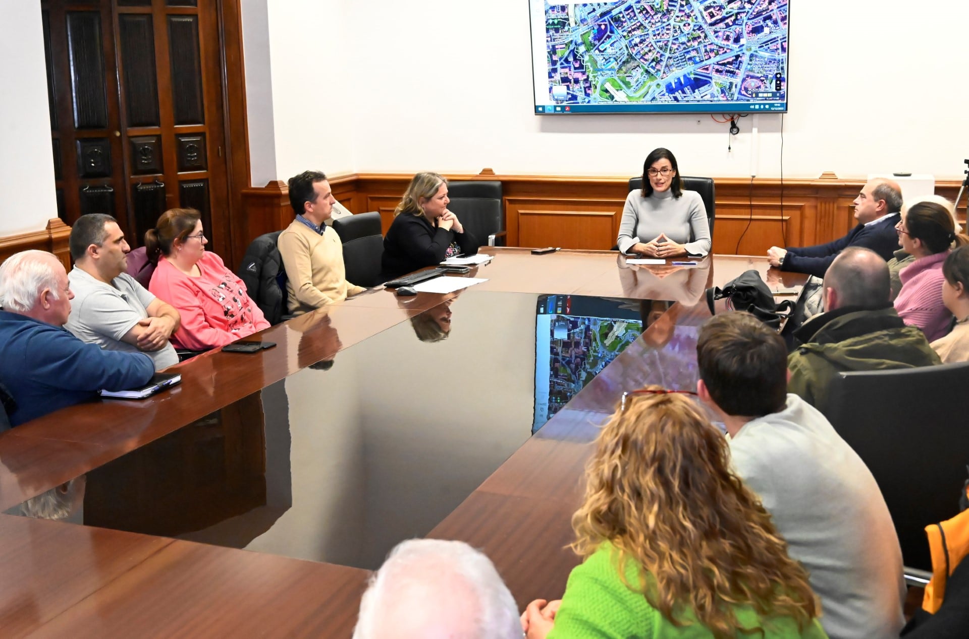 La alcaldesa comparte con los vecinos los detalles del proyecto