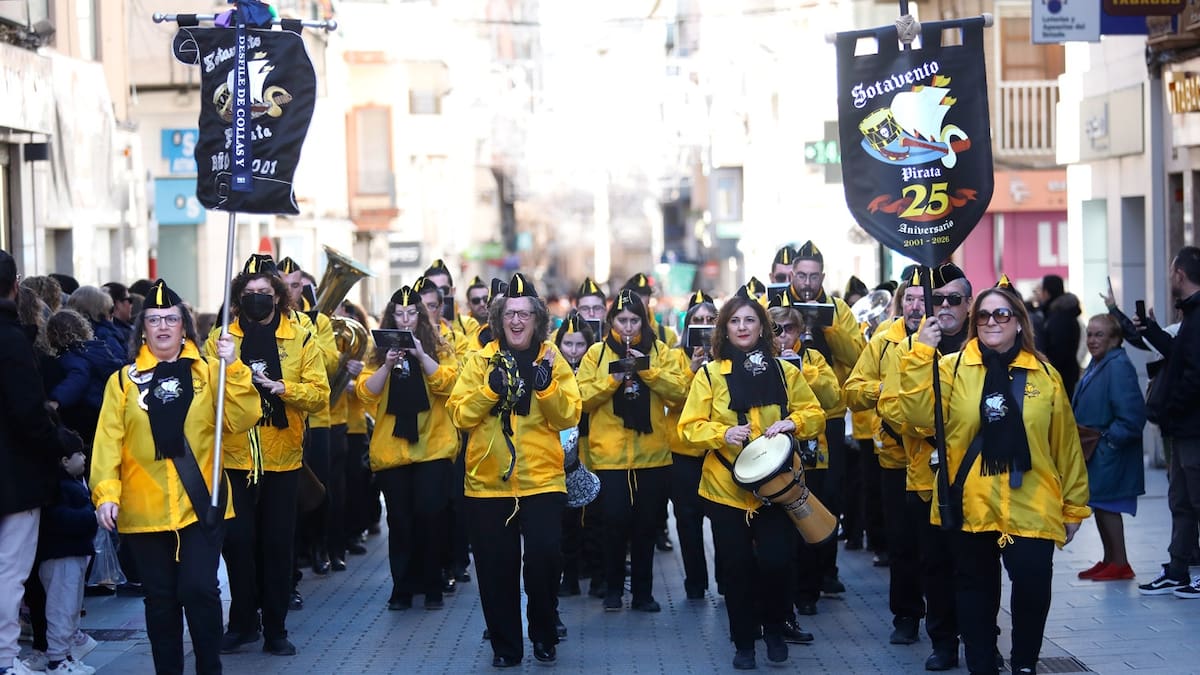 El Desfile de Collas anuncia la pronta llegada de la Media Fiesta