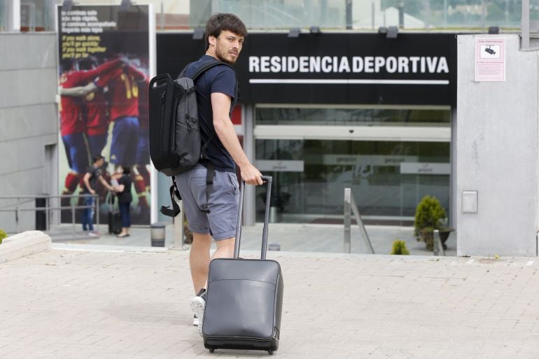 David Silva, a su llegada a la concentración para la Eurocopa de Francia