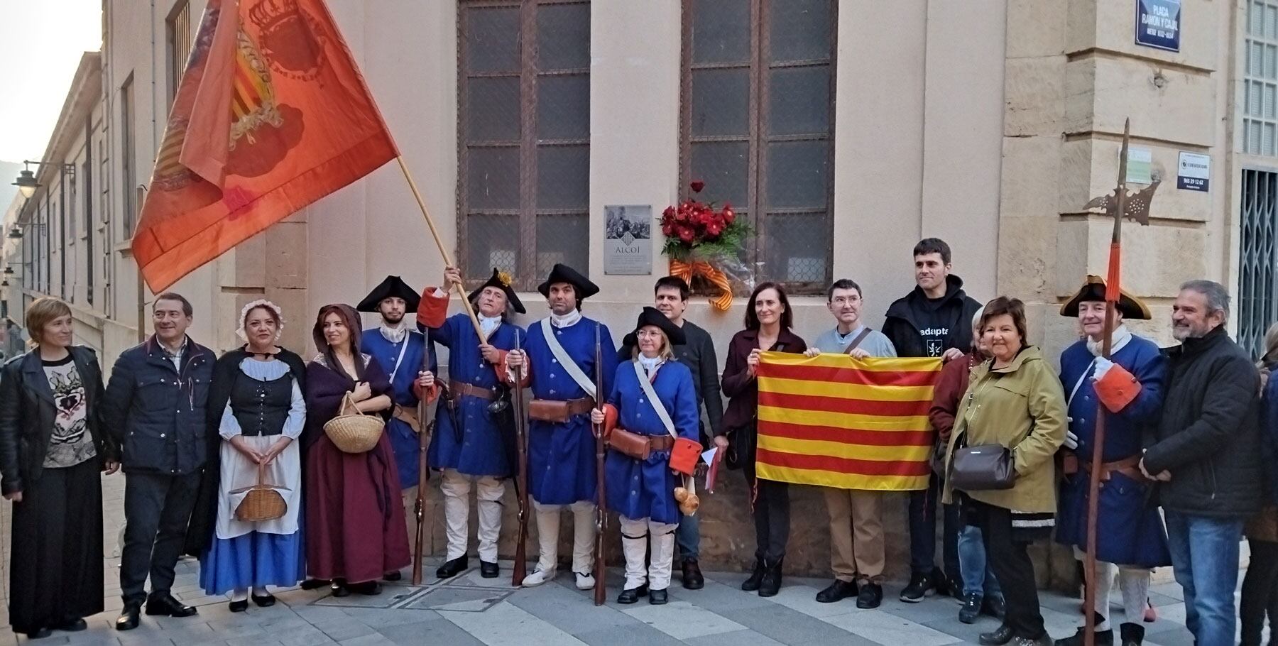 Participants i autoritats en aquesta original proposta cultural de la Marxa Cívica