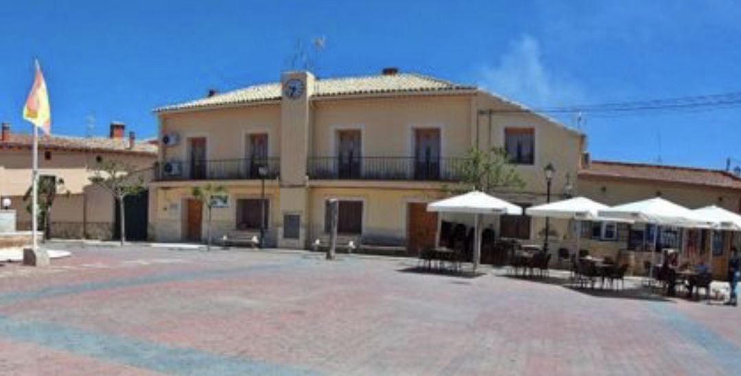 Plaza de Castejón (Cuenca) donde está el café-bar La Revoltosa. 