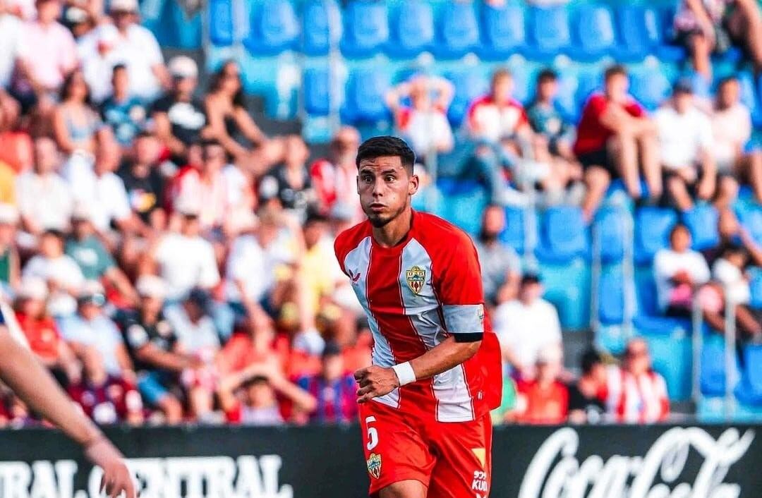 Robertone en el partido en Elda ante el Eldense.