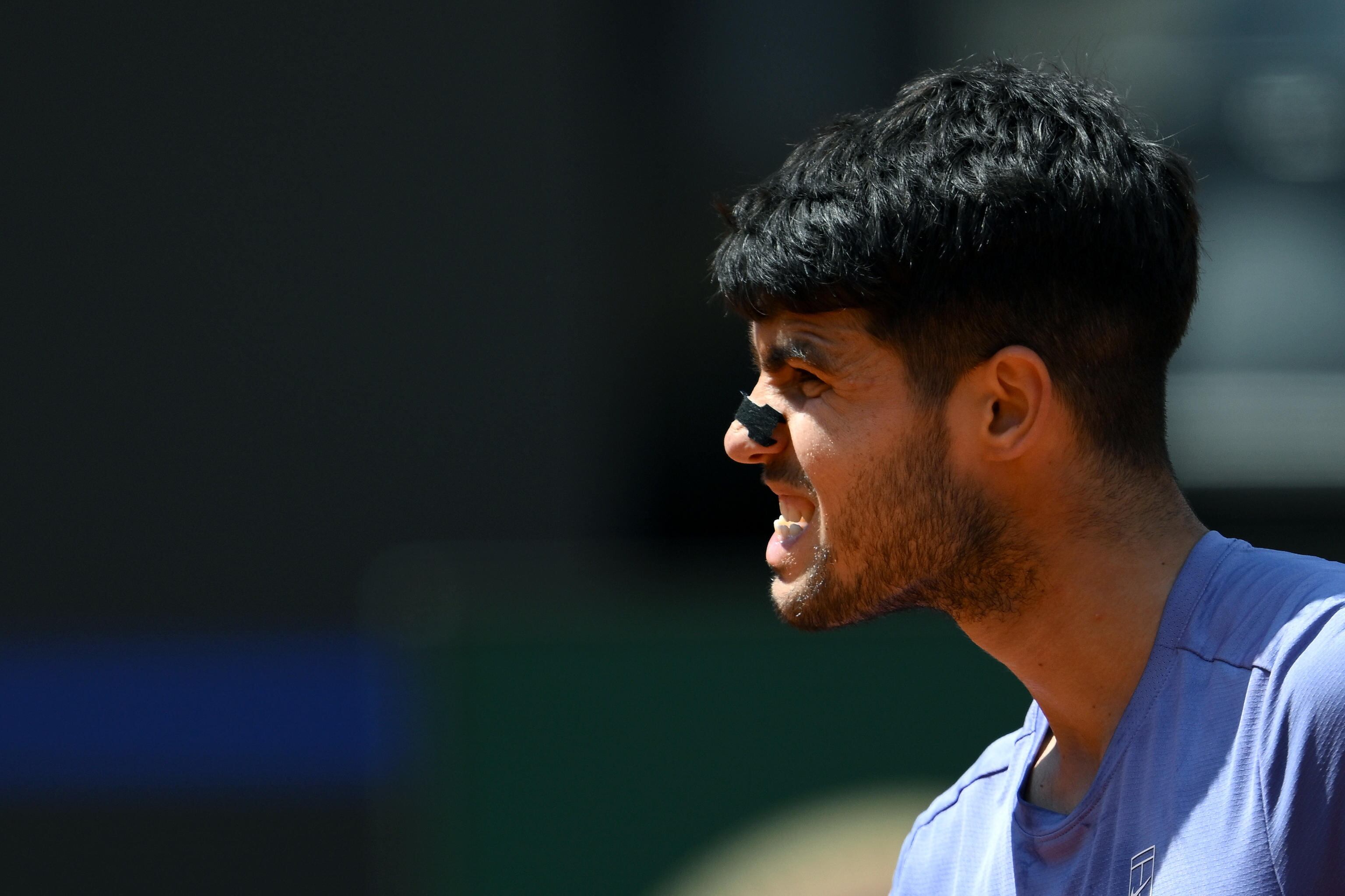 Carlos Alcaraz celebra un punto en su partido ante Karen Khachanov en el Masters 1.000 de Roma