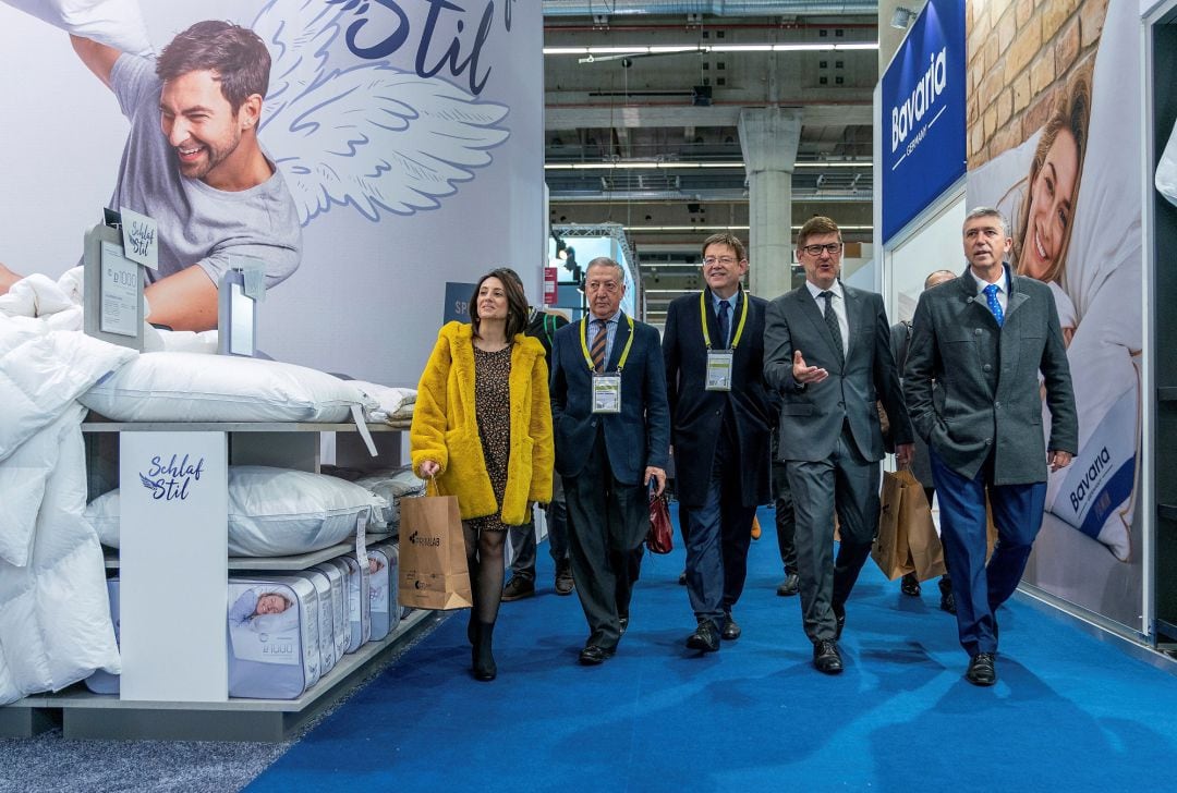 Ximo Puig visita la Feria del Textil de Francfort en apoyo a las empresas valencianas allí presentes