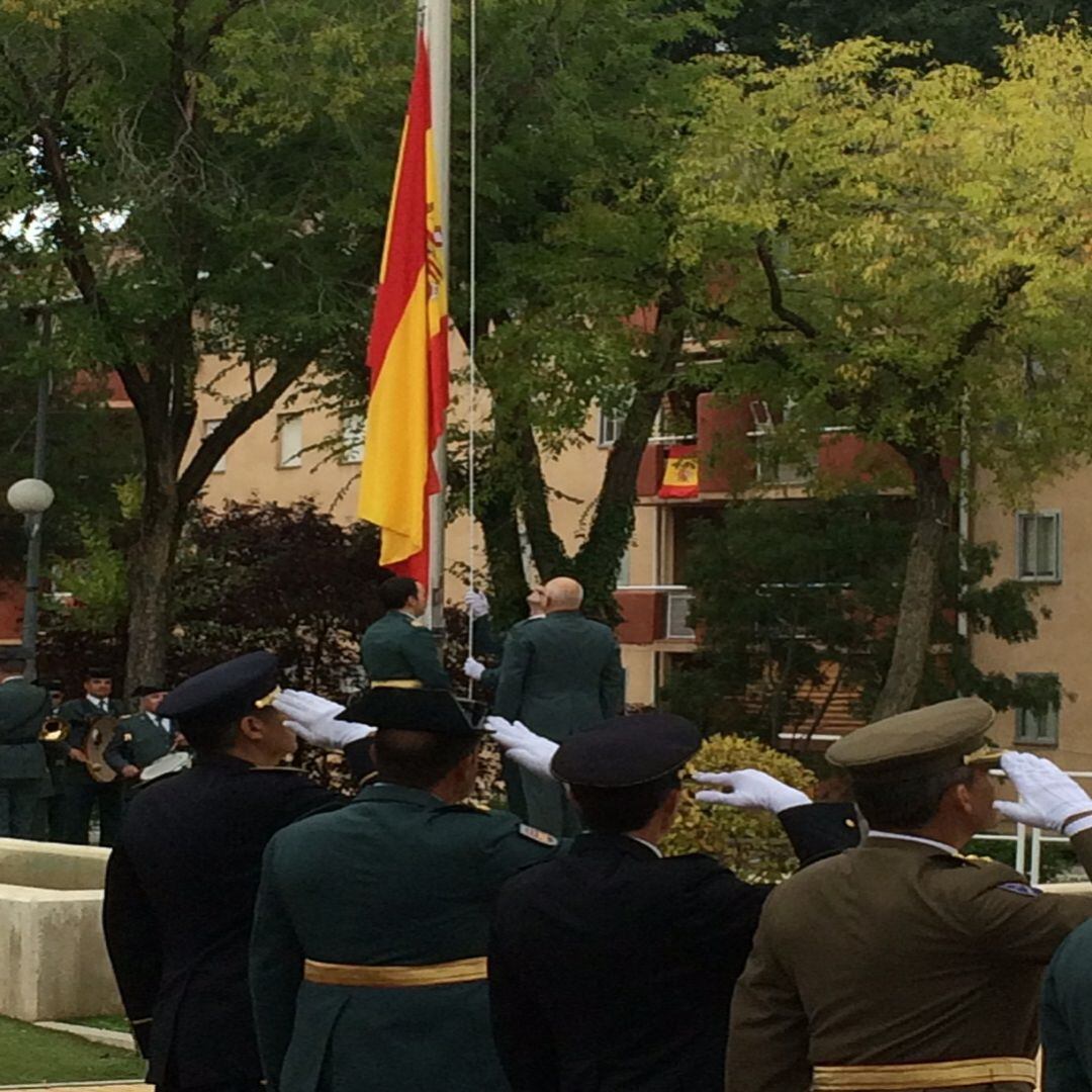 Izado de la Bandera Española en la Comandancia de Madrid