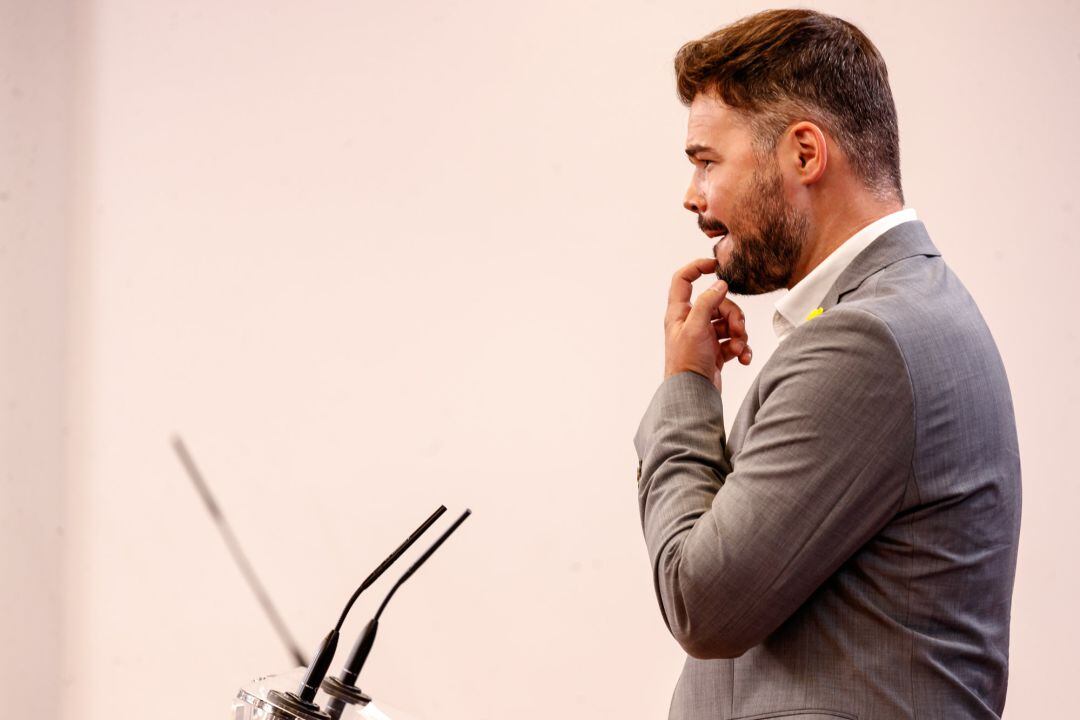 El portavoz de ERC en el Congreso de los Diputados, Gabriel Rufián, durante su intervención en una rueda de prensa convocada antes de la reunión de la Junta de Portavoces, en Madrid (España), a 15 de septiembre de 2020.