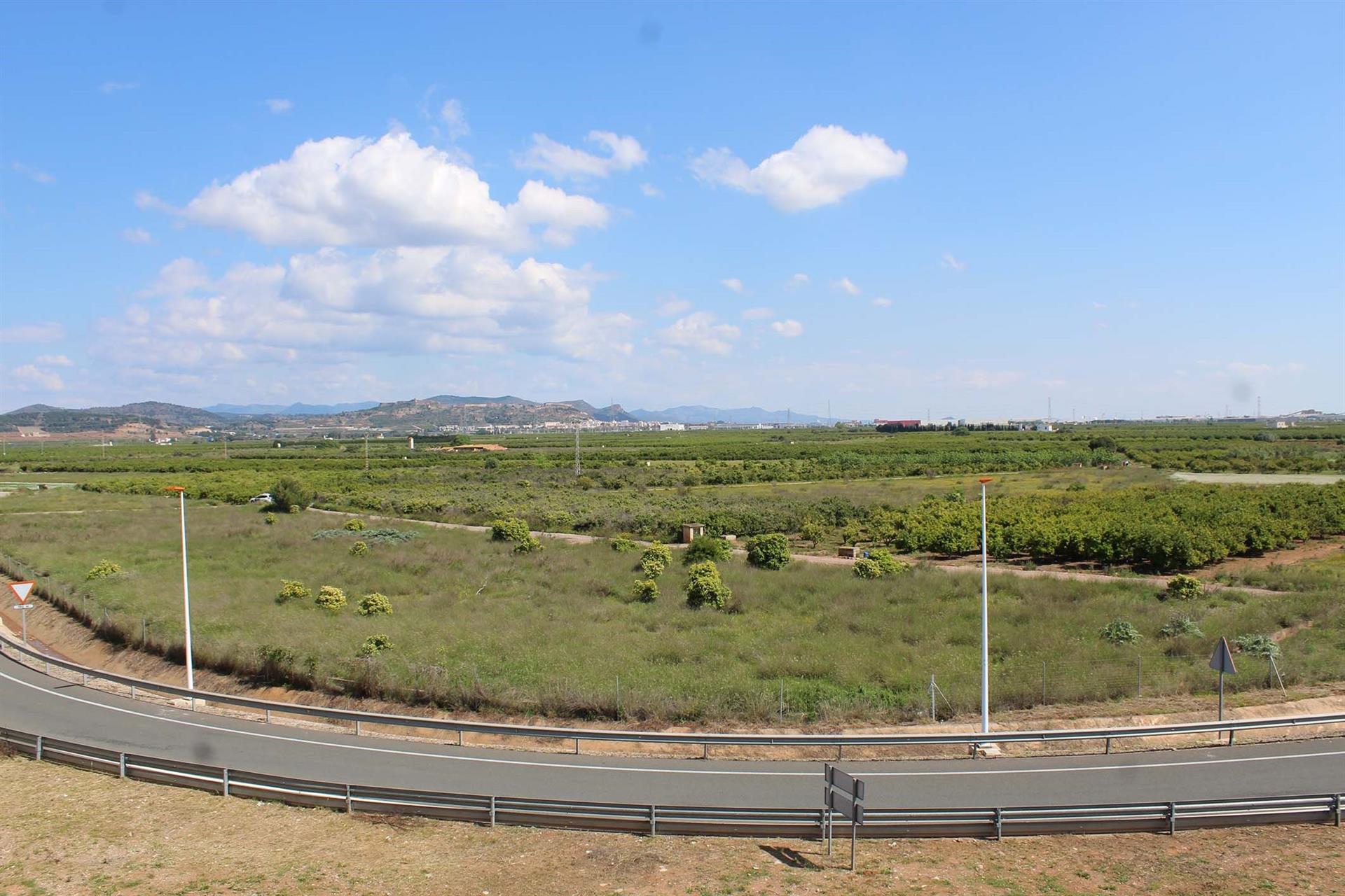 Terrenos que albergarán la gigafactoría de Volkswagen en Sagunt