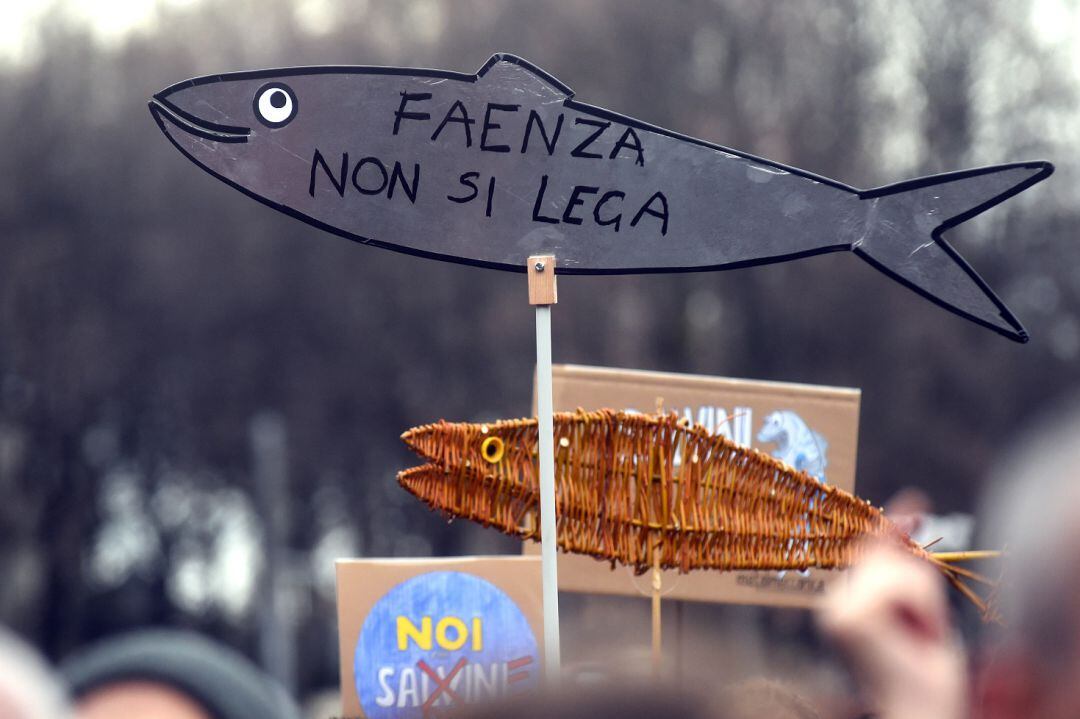 Sardinas: el movimiento antifascista se pone en pie en Italia.