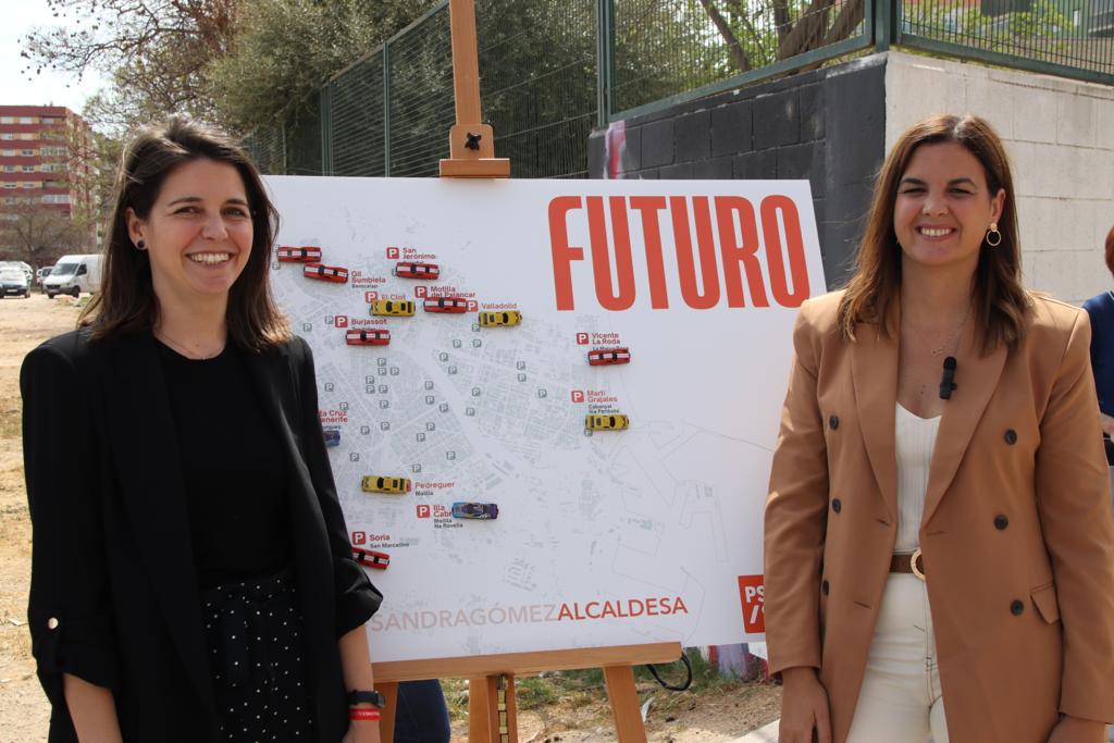 Sandra Gómez y María Pérez presentan el plan de aparcamientos