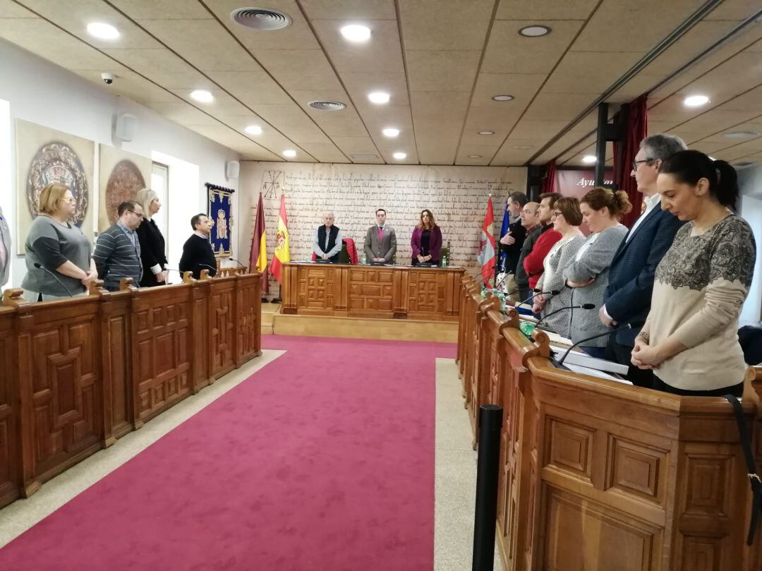 Minuto de silencio por la víctimas de la Violencia de Género en el Ayuntamiento de Benavente