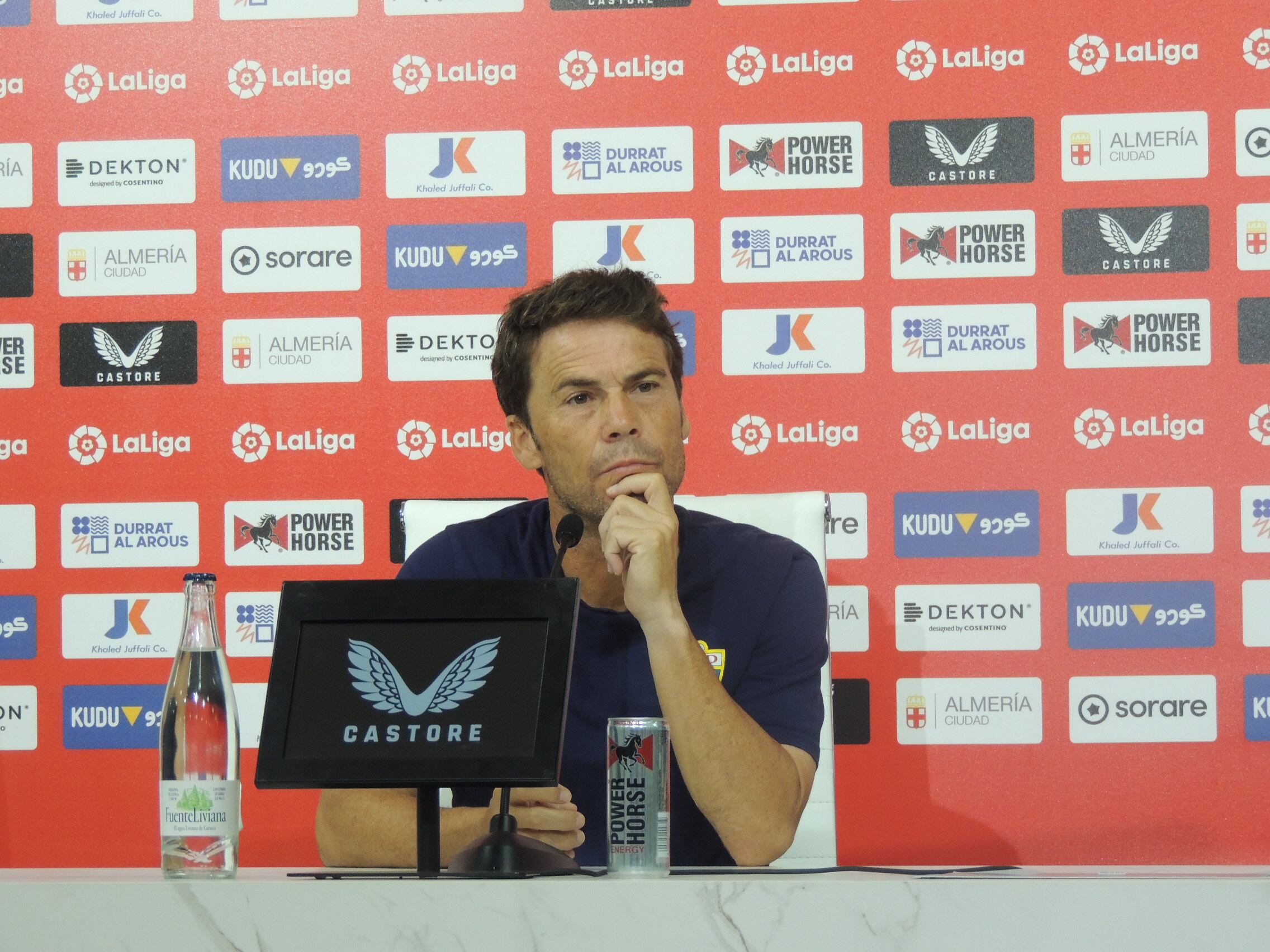 Rubi en la rueda de prensa previa al Almería-Rayo Vallecano.
