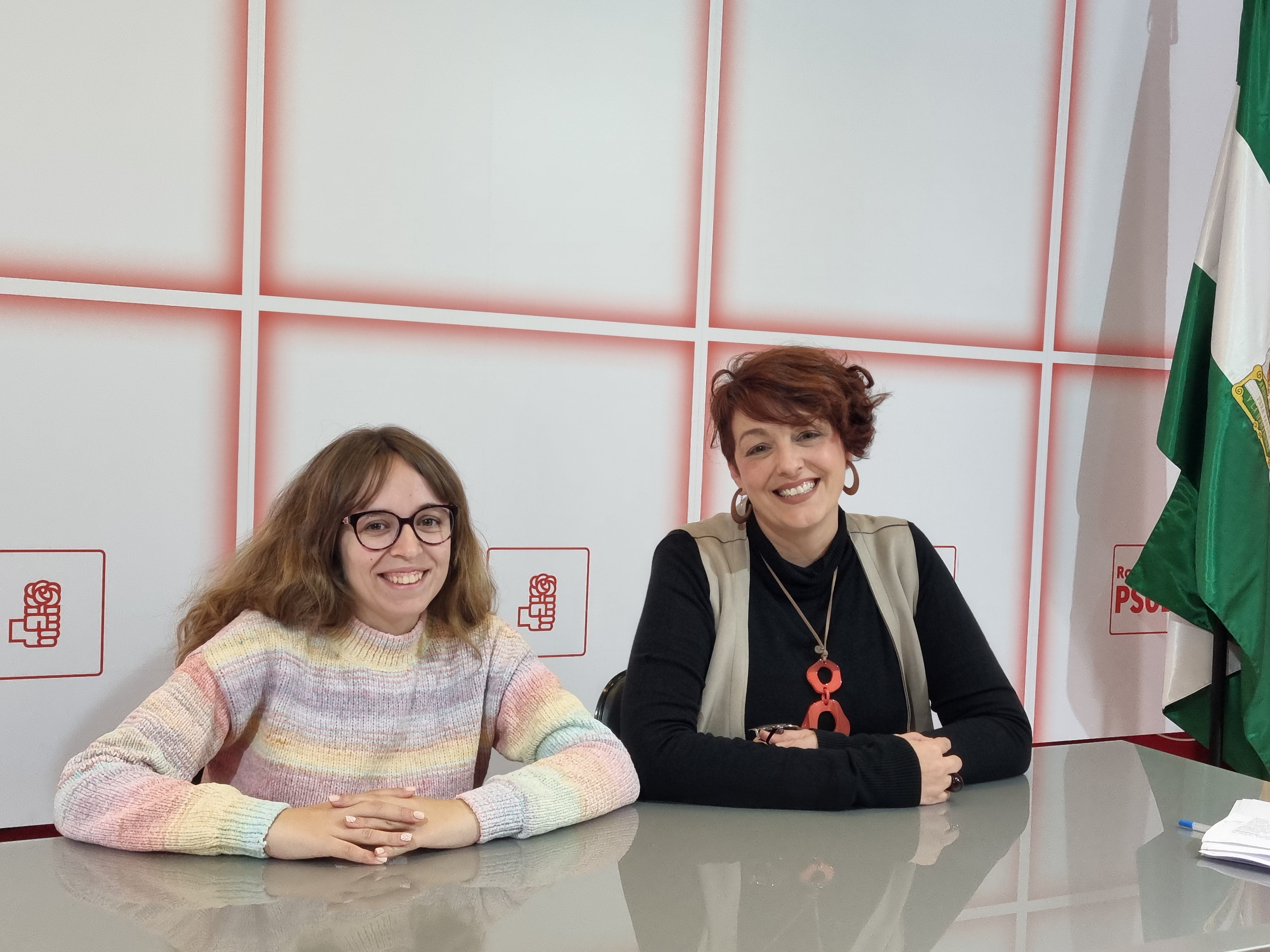 Las concejalas socialistas en la tarde de este jueves en la sede del PSOE rondeño