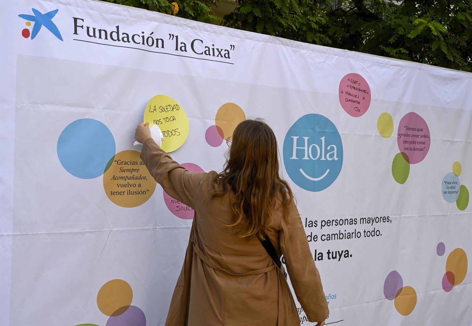 Mural del programa 'Siempre Acompañados' de Fundación la Caixa