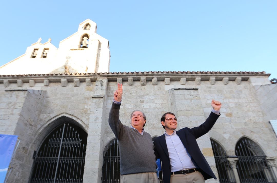 El presidente de la Junta, Juan Vicente Herrera, y el candidato de este partido a la Presidencia, Alfonso Fernández Mañueco, 