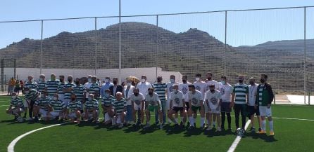 Foto de familia, con algunos de los equipos participantes en la jornada de inauguración