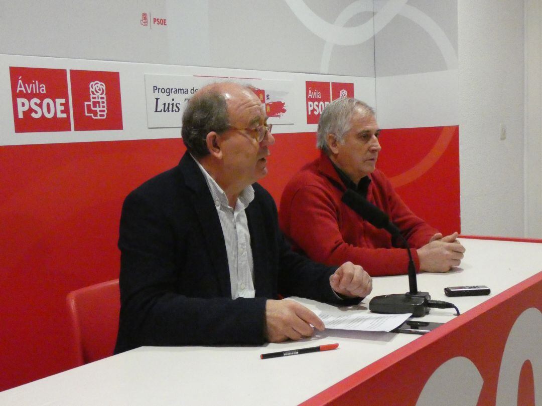 Jesús Caro, portavoz del PSOE en la Diputación y Benigno González, alcalde de Navalacruz