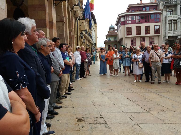 Minuto de silencio asesinato Javier Ardines