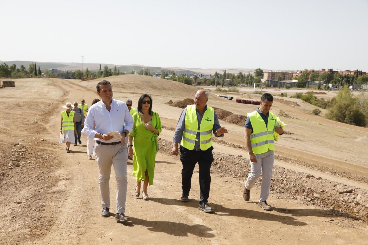 Jose María Bellido visita las obras en el parque de Levante (prensa Ayuntamiento)