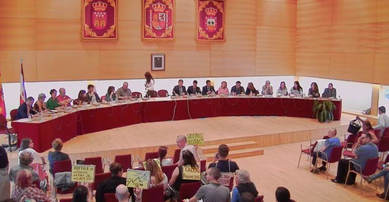 Imágenes de la emisión del pleno municipal de Tres Cantos