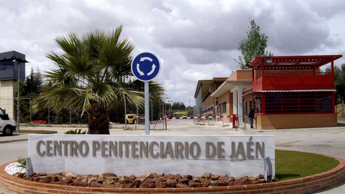 Internos del Centro Penitenciario de Jaén reciben nociones de Enfermería para prevenir infecciones de transmisión sexual