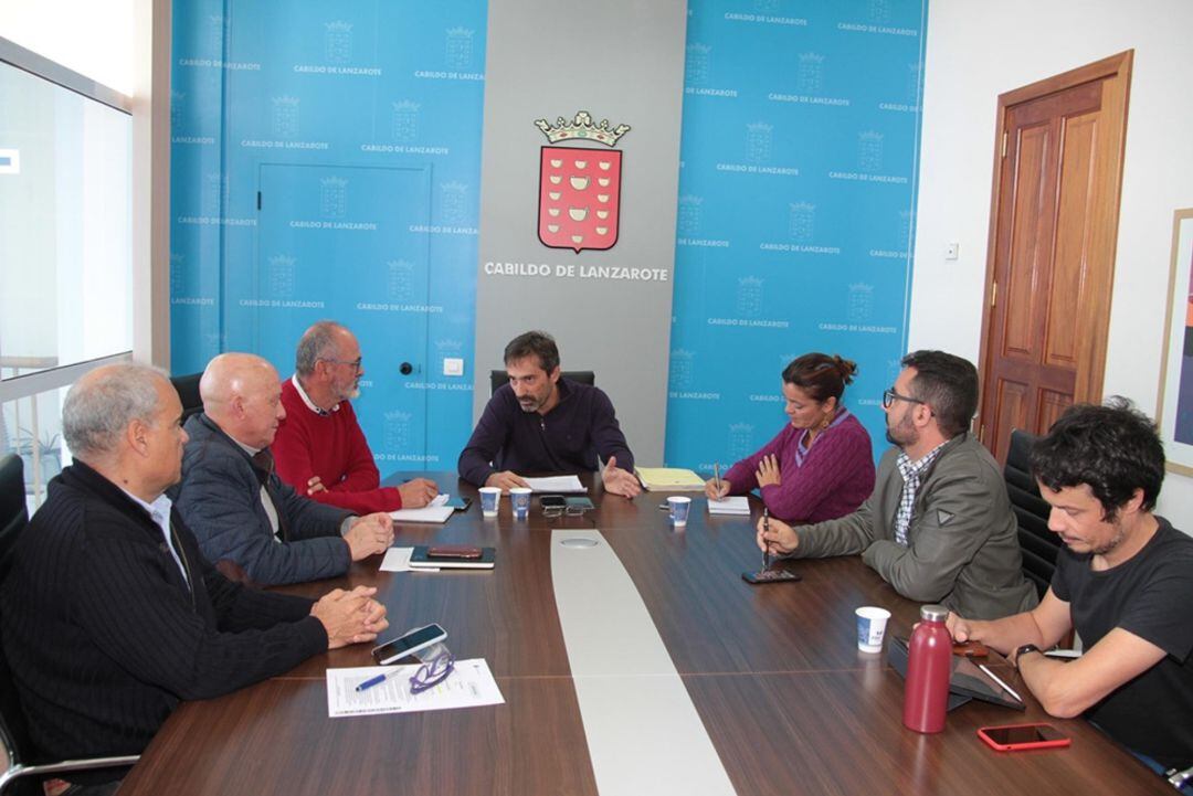 Reunión entre el Cabildo y los Ayuntamientos para organizar el centenario de César Manrique