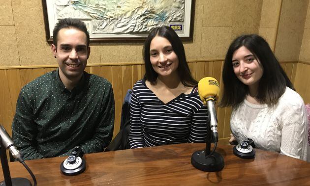 Alberto González, Miriam Garrido y Alba Soriano en el estudio de SER Cuenca.