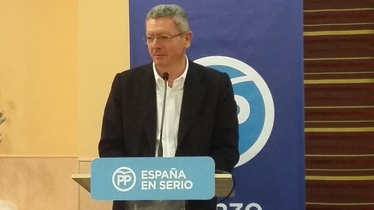 Ruiz Gallardón en un momento del acto público en Ponferrada