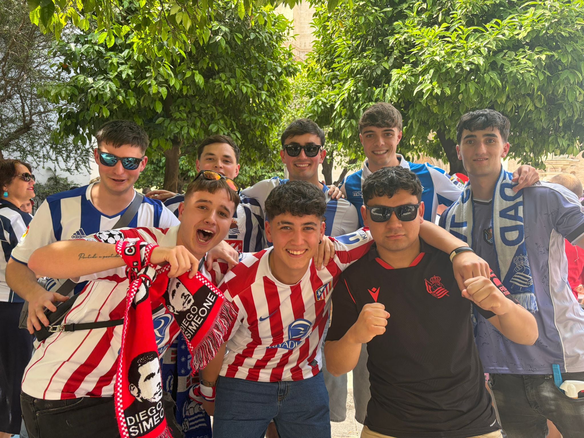 Aficionados de los equipos finalistas.