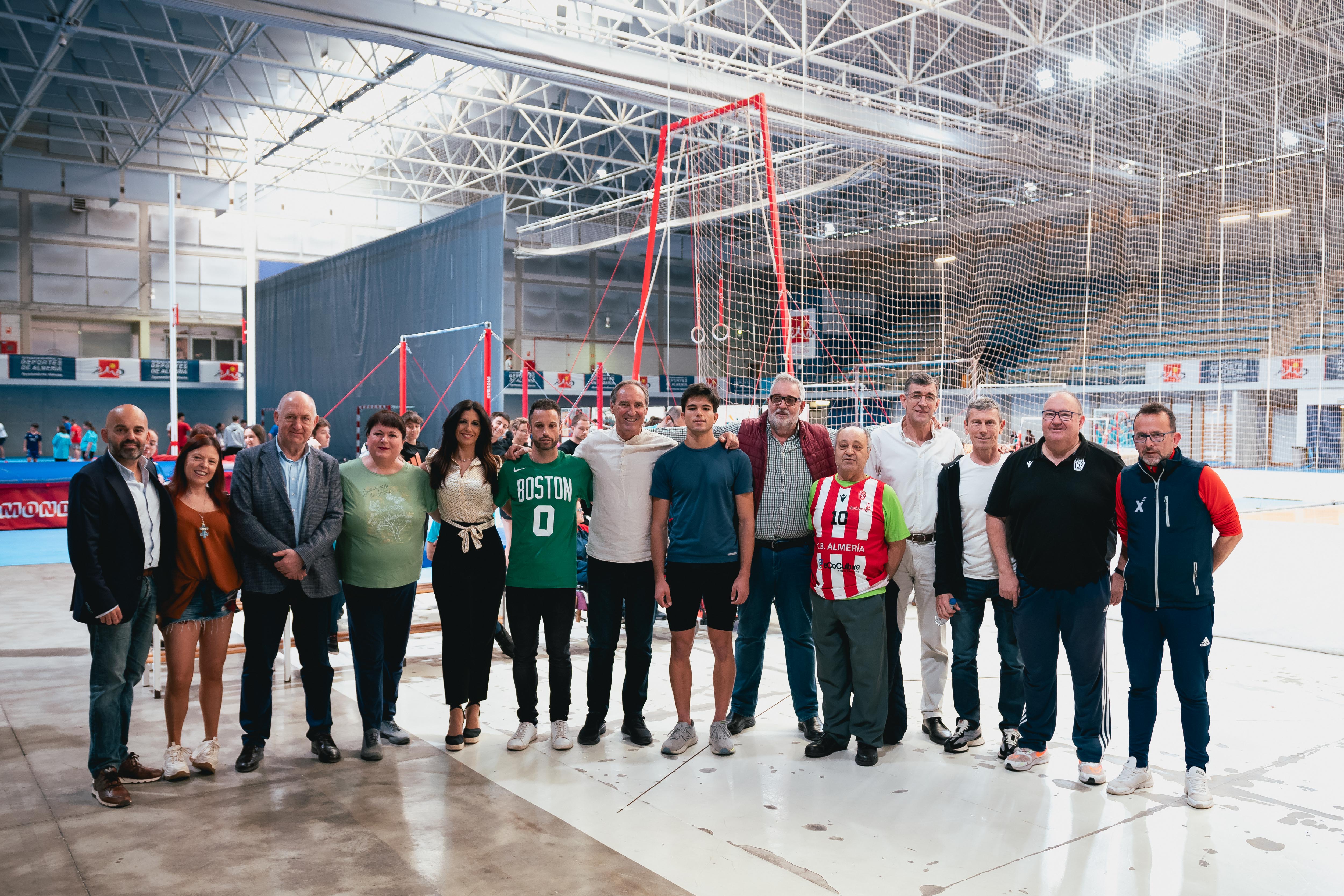 Jugadores, concejales, entrenadores y presidentes en una misma foto por un mismo objetivo: La inclusión