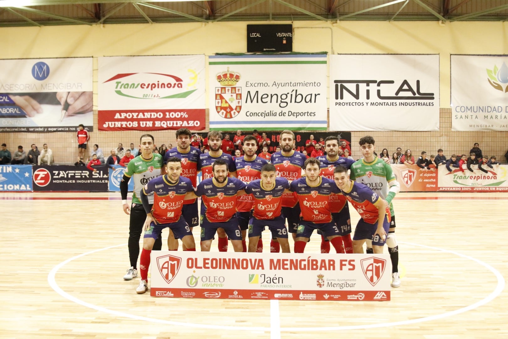 Jugadores del Oleoinnova Mengíbar antes del encuentro de Copa del Rey.