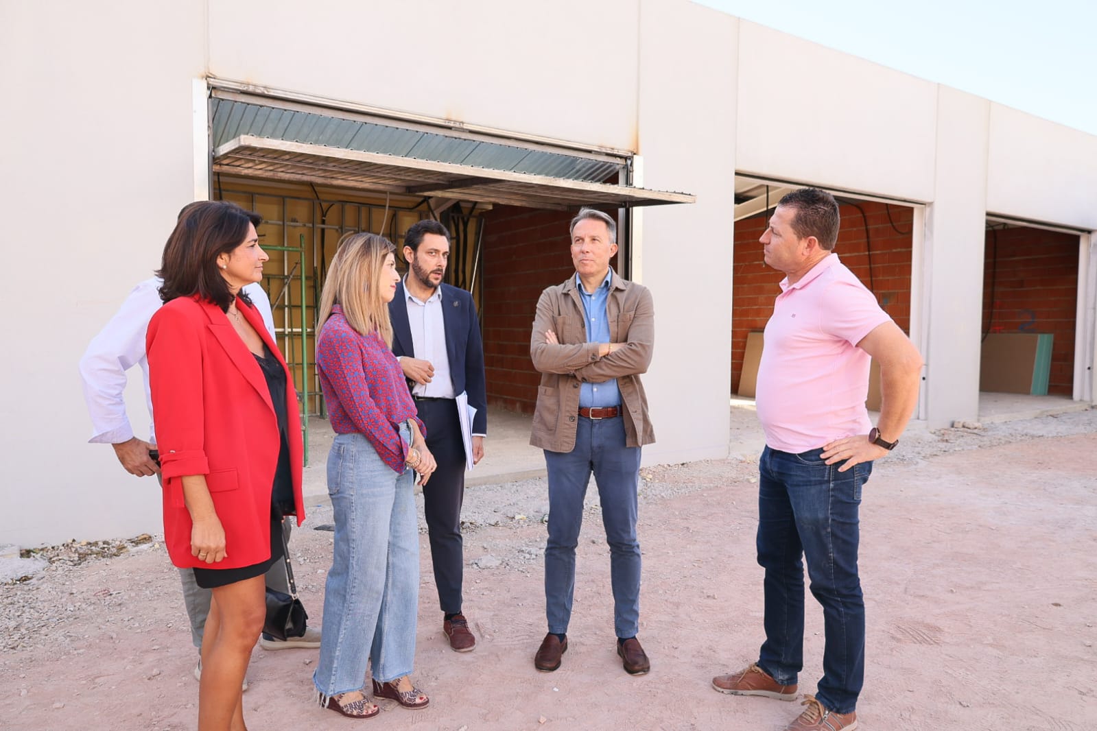 El alcalde de Lorca, Fulgencio Gil, junto a concejales de la corporación supervisa las obras de la Plaza de Abastos del barrio de San Cristóbal