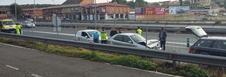 Imagen de uno de los dos accidentes de este miércoles ocurrido cerca de Olías del Rey en la A-42