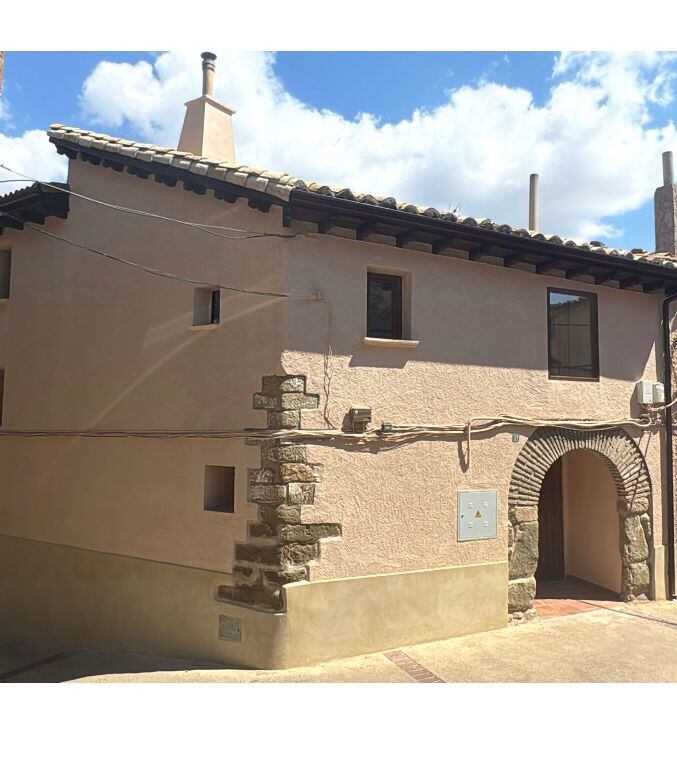 Inmueble en el que se ha construido un nuevo albergue de peregrinos en Bolea