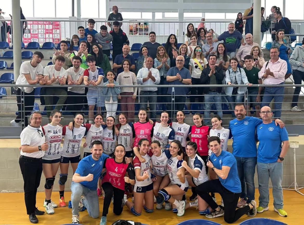 El equipo juvenil femenino del Kiriko Deportivo Retamar, de Pedro Muñoz (IMAGEN ARCHIVO)