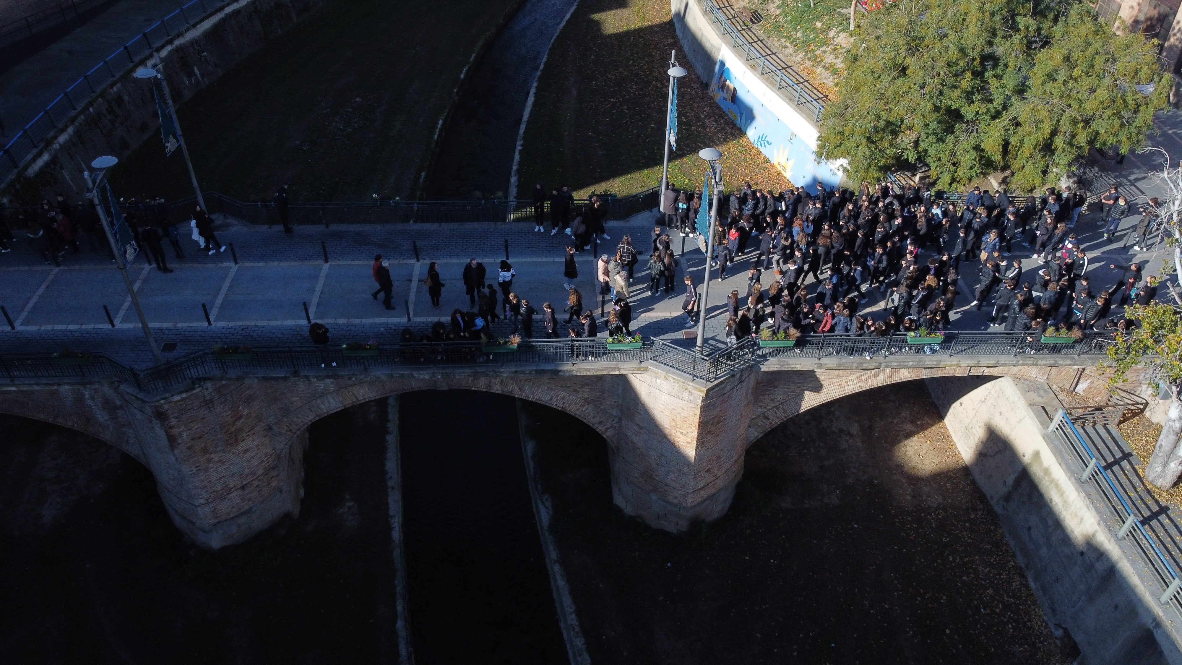 Marea Negra en Barbastro que reivindica la eliminación de la violencia contra las mujeres. Foto: Ayuntamiento de Barbastro