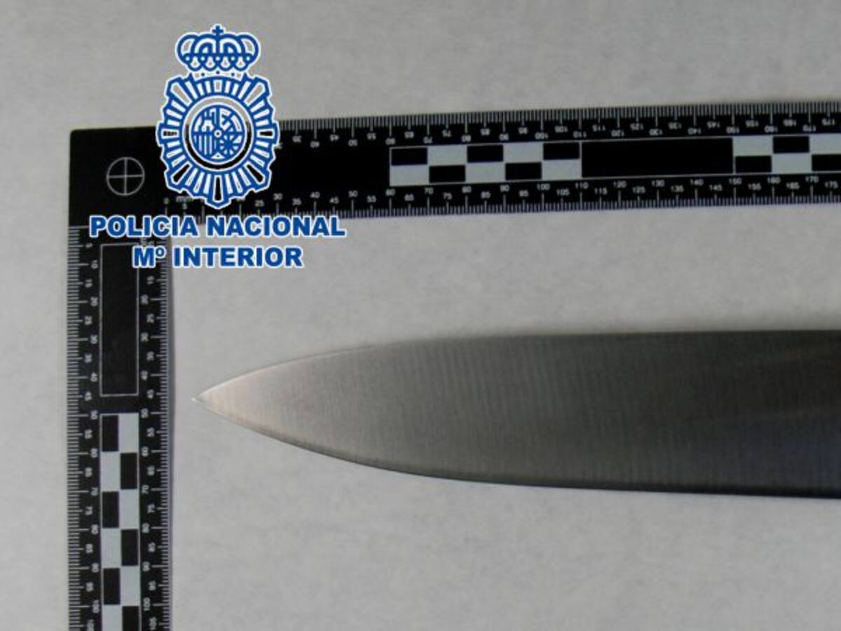 Detenido por atracar dos locales en Os Mallos a punta de cuchillo