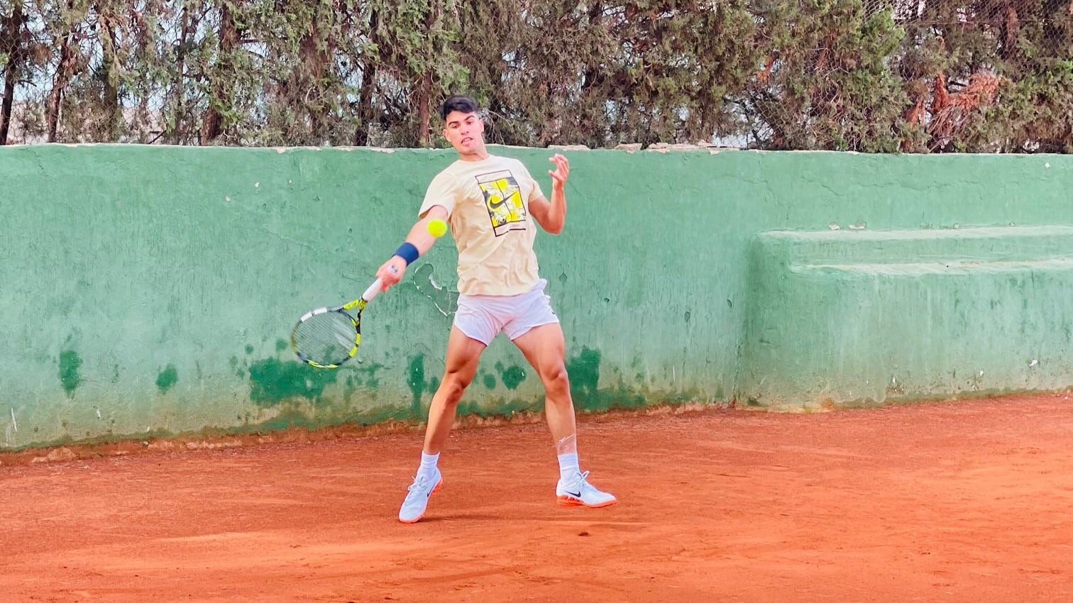 Carlos Alcaraz entrena en el club de campo para preparar los JJ.OO.