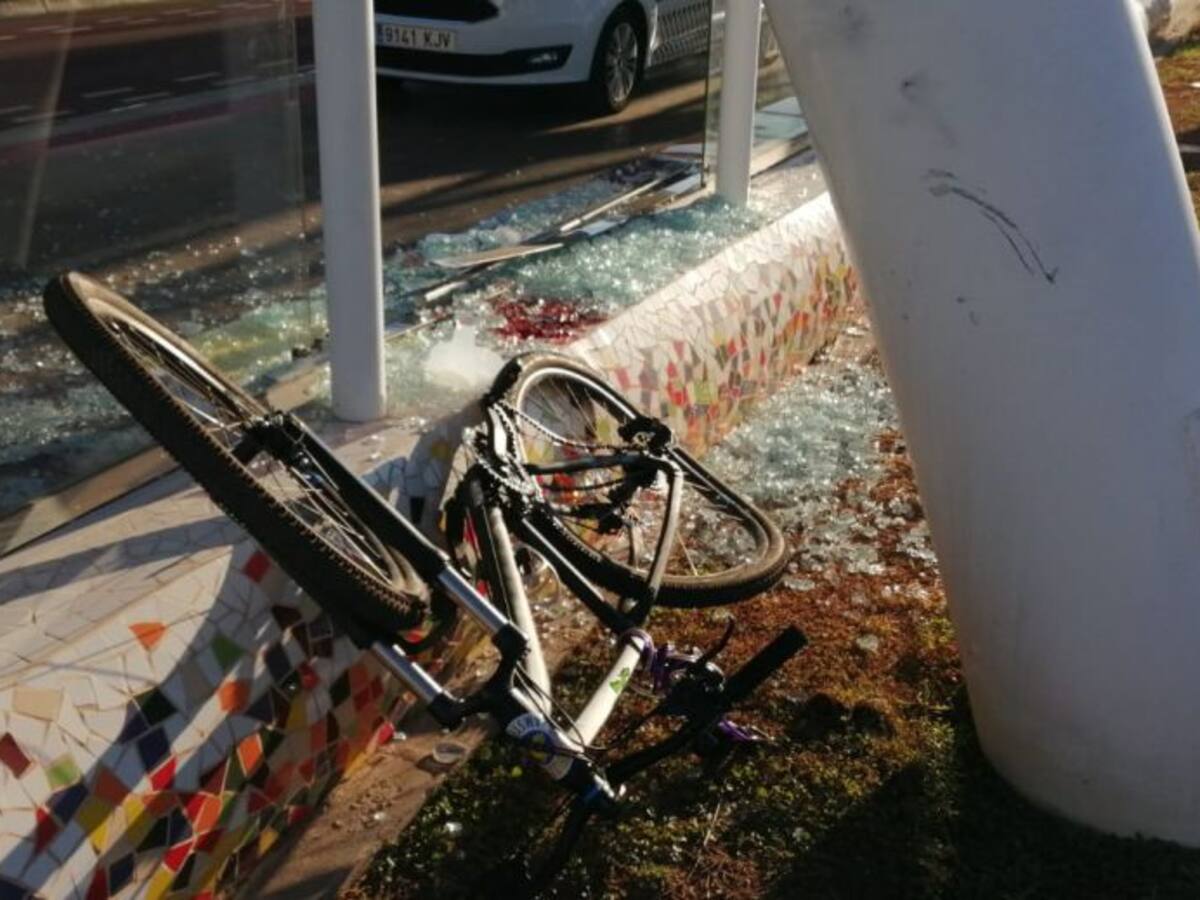 Grave atropello de un ciclista de 16 años en la Avenida del Mar de Castelló